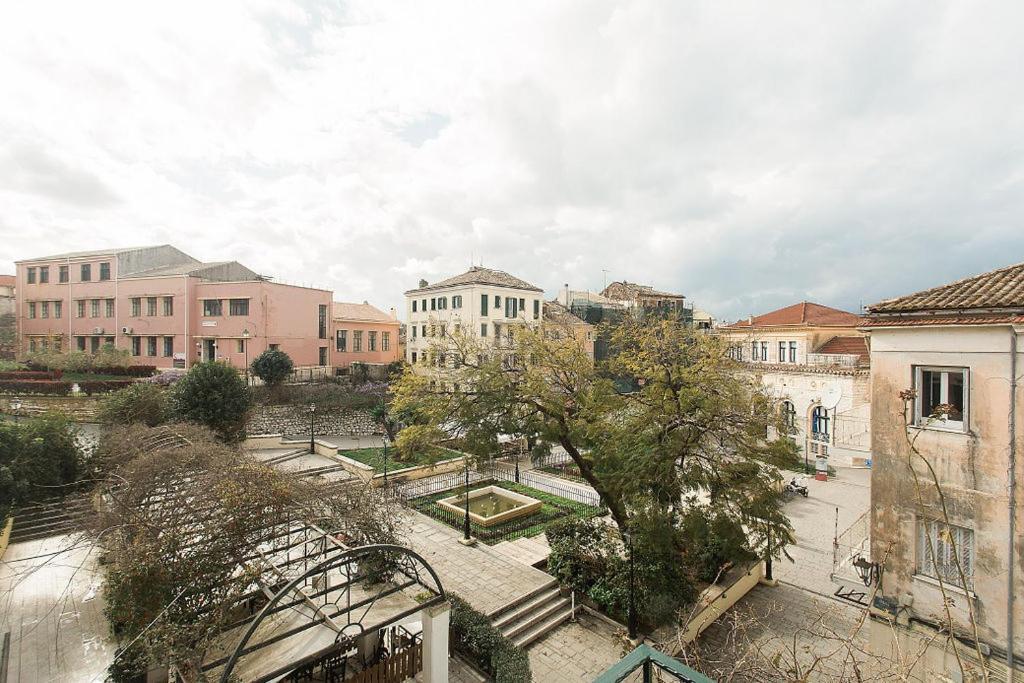 Deluxe Town Hall Square Flat In Historical Center 2 Corfu  Bagian luar foto