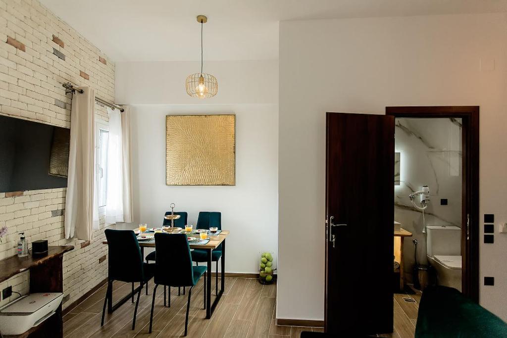 Deluxe Town Hall Square Flat In Historical Center 2 Corfu  Bagian luar foto