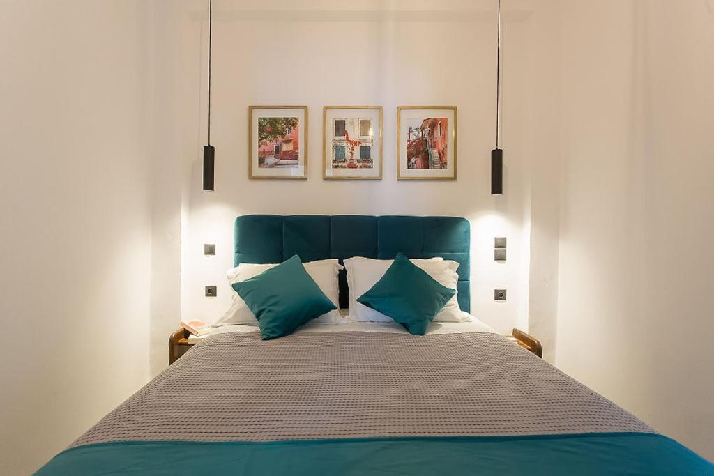 Deluxe Town Hall Square Flat In Historical Center 2 Corfu  Bagian luar foto